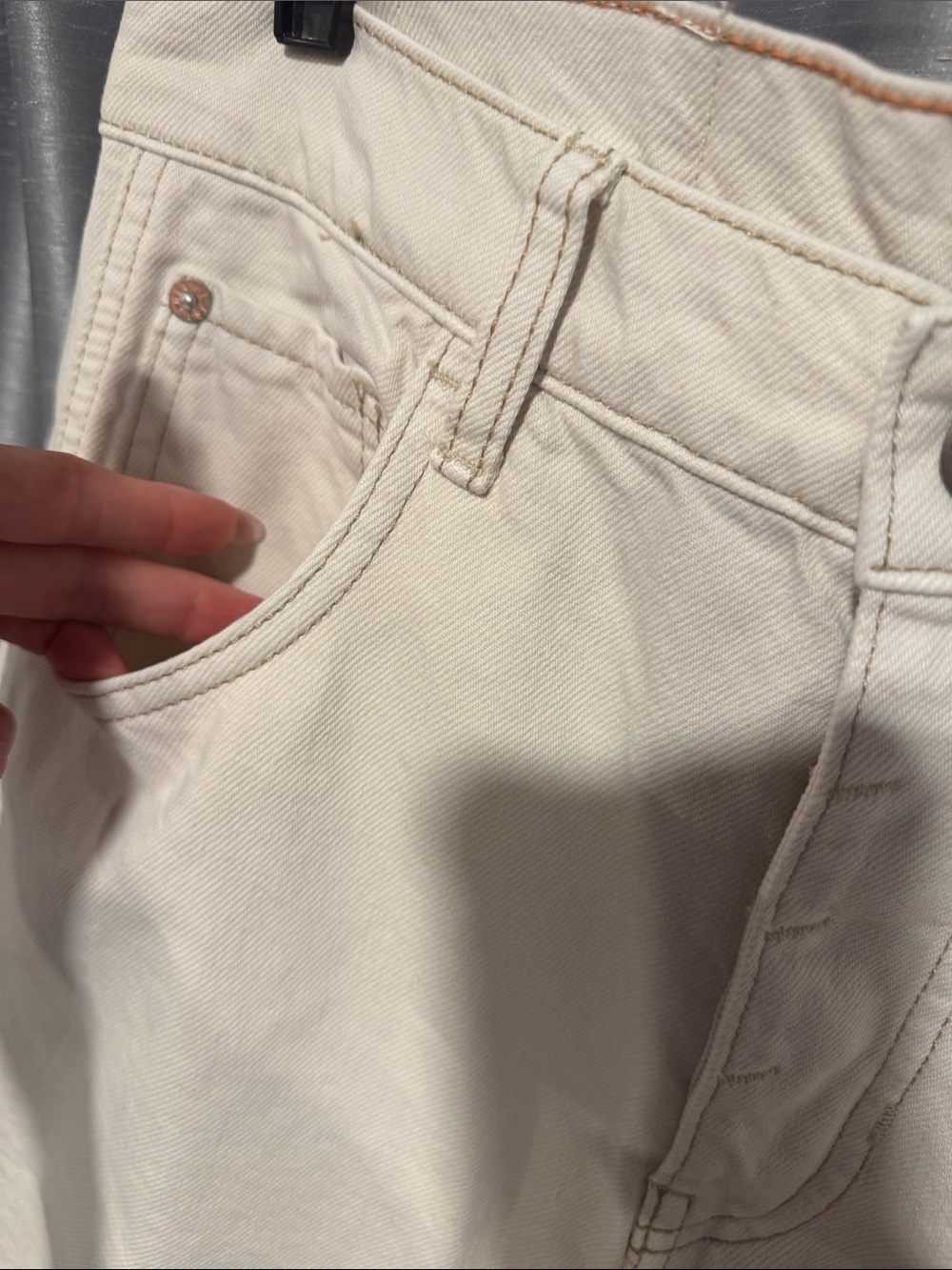 We The Free cream “Milk” good luck barrel-Leg Jeans size 27S - Picture 3 of 5